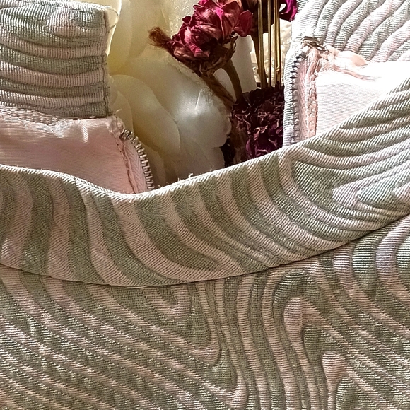 BEAUTIFUL 60S PINK AND GREEN MATLASSE DRESS! - Picture 15 of 16